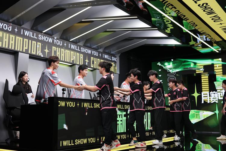 lol东阳真实照片_东阳lol_东阳lol直播