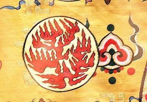血腥净化的纹章：古老传说中代表力量与审判的神秘之物？