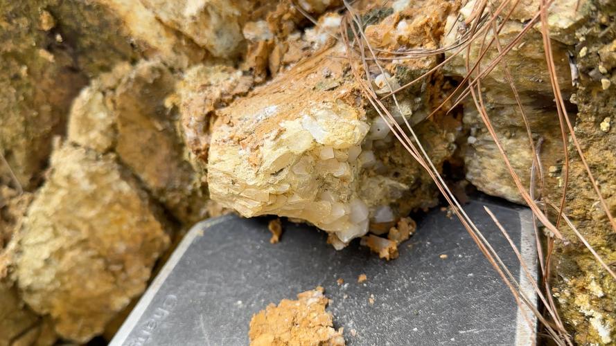 游戏中白色大晶体用途广泛，获取途径你知道几种？