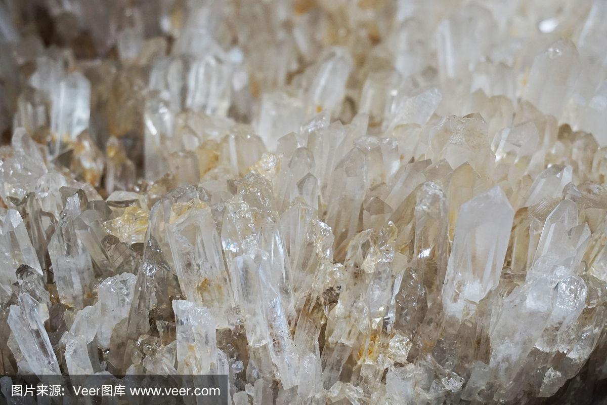 晶体有白点_晶体白色得大的是什么_白色大晶体怎么得