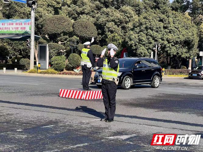 指挥交通怎么样_指挥交通2_交通指挥官